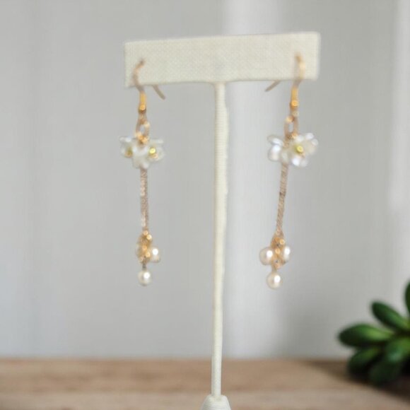 Multi White flower petal pearl drop earrings - Picture 1 of 4
